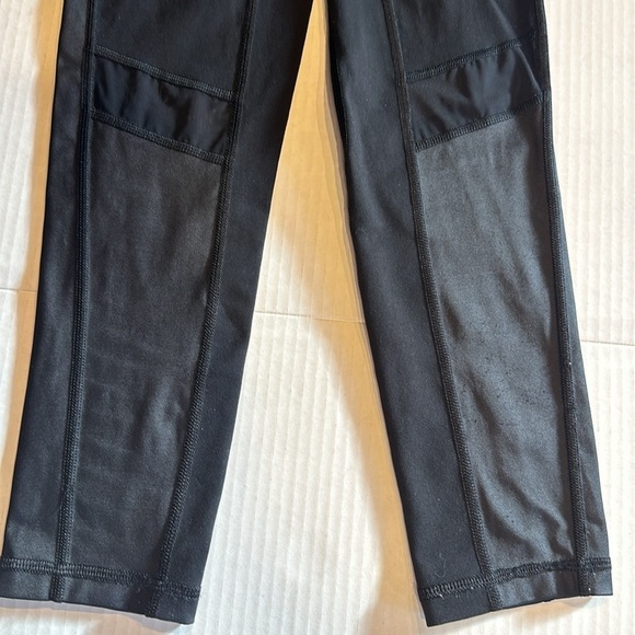 Victorias Secret Sport black leggings with detailed mesh and striping both sides - Picture 11 of 11